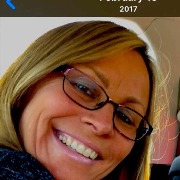 Meet your Posher, Lynette - Picture 2 of 2